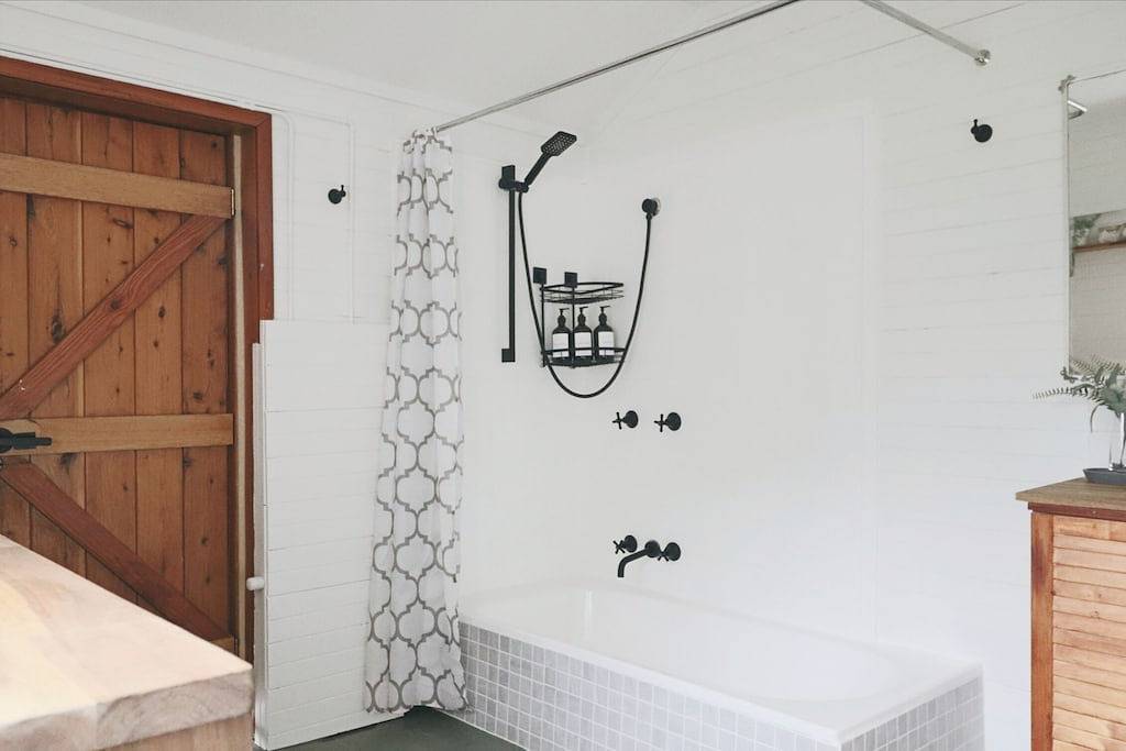 The Early Settler 200 metres from Cbd in Bathurst, New South Wales