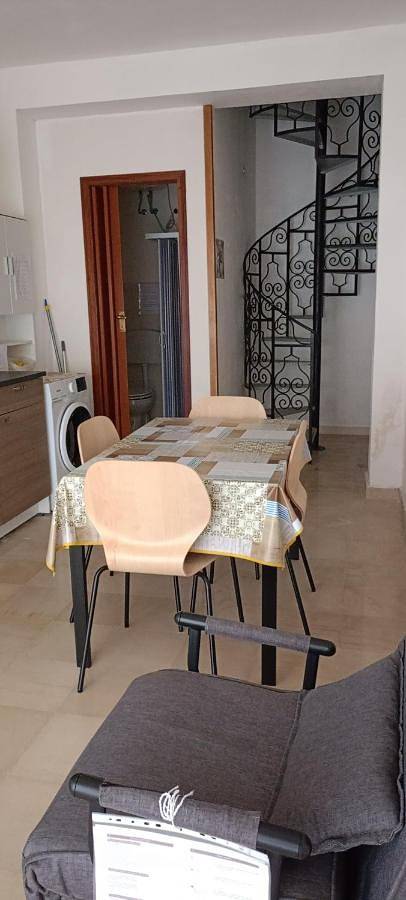Location de vacances pour 3 personnes, avec balcon à San Giovanni Gemini