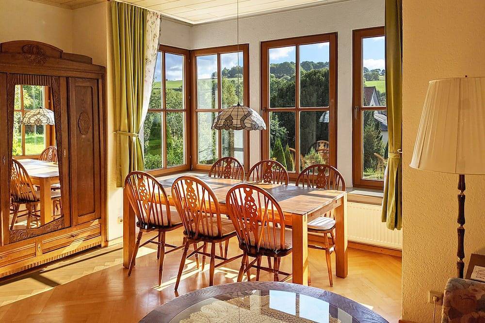 Ganze Wohnung, Familienferienwohnung (90qm) im Erdgeschoss in Bischofsheim an der Rhön, Rhön-Bayern