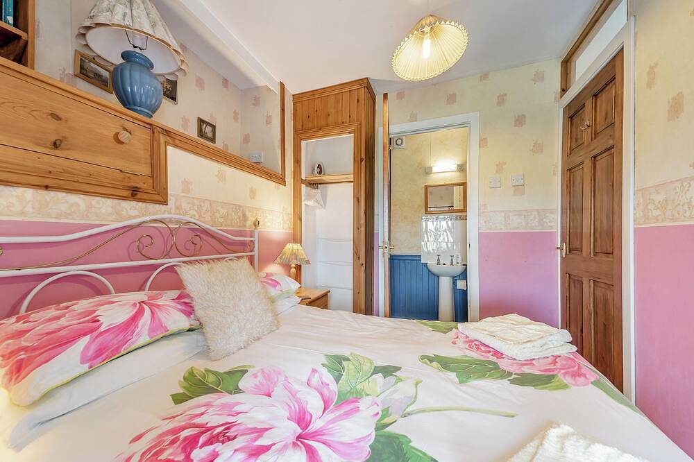 A tiny, traditional cottage tucked away on the Ross of Mull, close to the sea. in Argyll & Bute