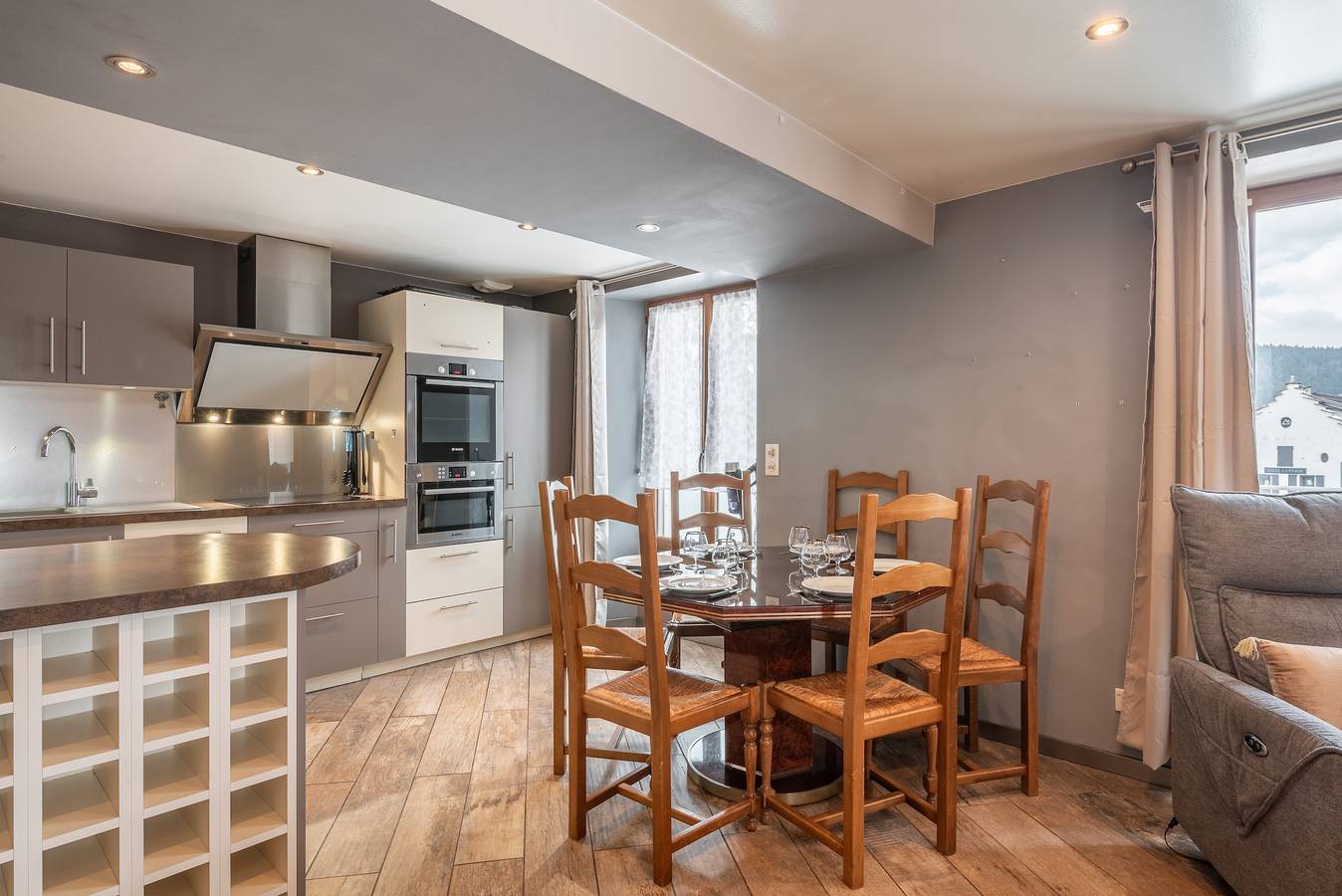 Appartement entier, Appartement « Loft cosy au cœur du village » avec vue sur la montagne et Wi-Fi in Villard-de-Lans, Parc naturel régional du Vercors