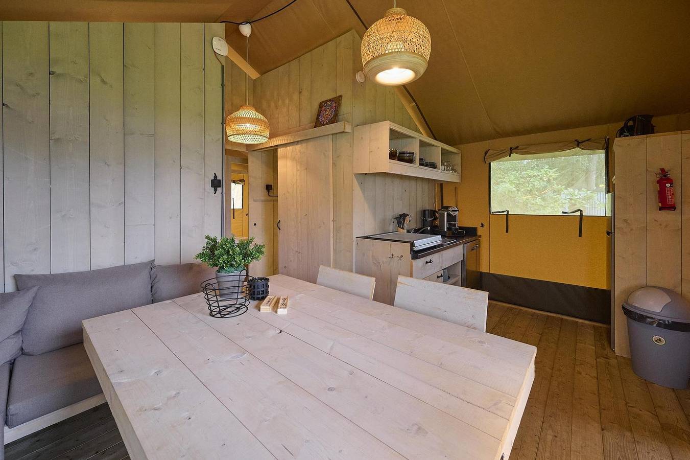 Monda Vakantieparken - Aquacentrum Bremerbergse Hoek — Safarizelt Wood | 4-6 Personen in Veluwe
