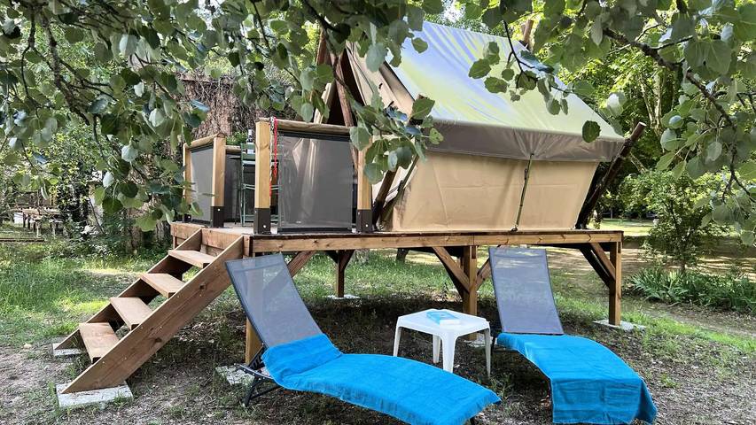 Mobil home pour 4 personnes, avec terrasse, animaux acceptés à Saint-Julien-de-Peyrolas - 4