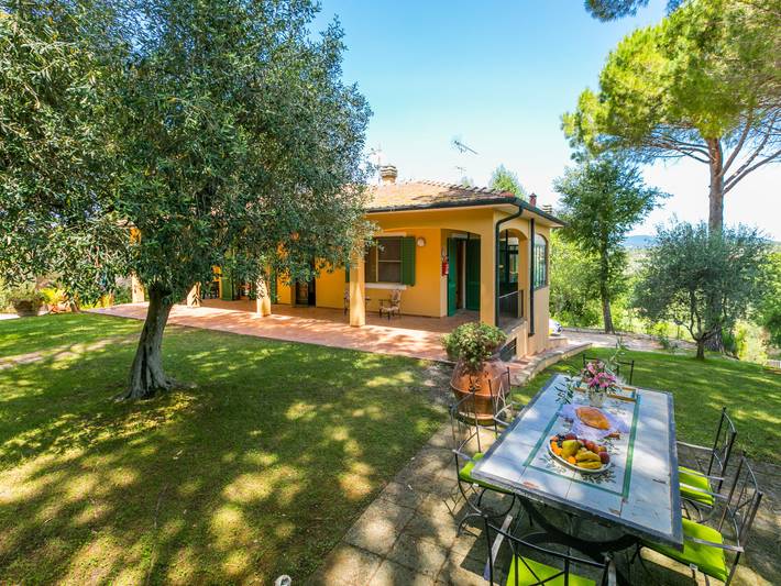 Casa vacanza per 15 persone, con giardino e panorama nonché balcone a Casale Marittimo