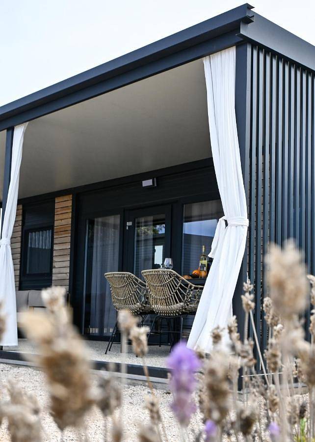 Camping pour 5 personnes, avec vue ainsi que piscine et terrasse à Pirovac - 4