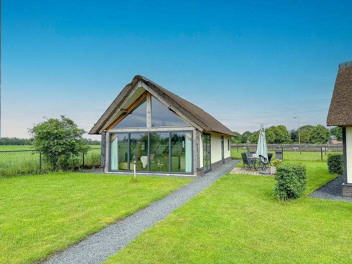 Ferienhaus für 4 Personen, mit Terrasse und Garten in Alphen