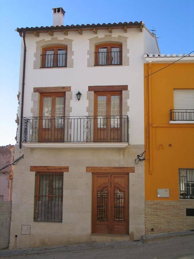 Apartamento para 12 personas, con Balcón además de Terraza y Vistas en Yátova