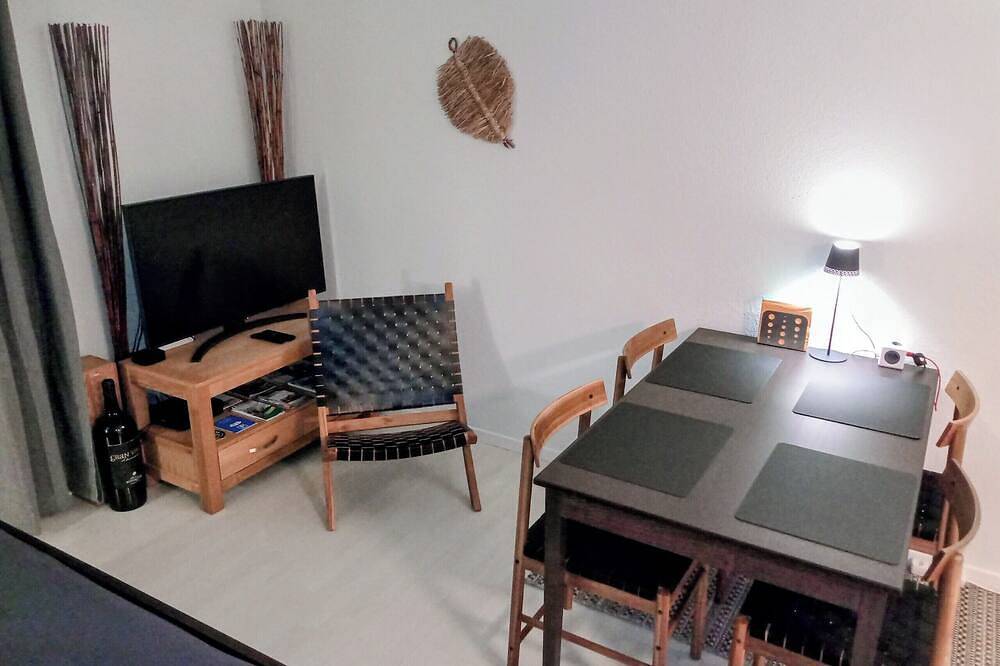 Entire apartment, Central Lucerne 4 in Lucerne, Lake Lucerne