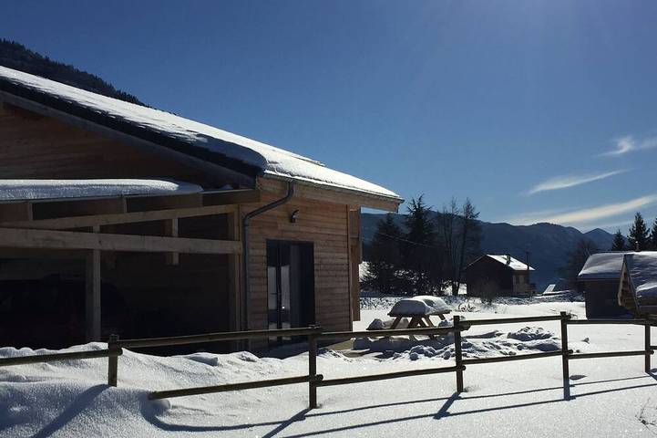Appartement de vacances pour 4 personnes, avec jardin ainsi que piscine et terrasse