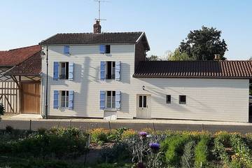 Gîte pour 6 personnes, avec jardin dans Frampas