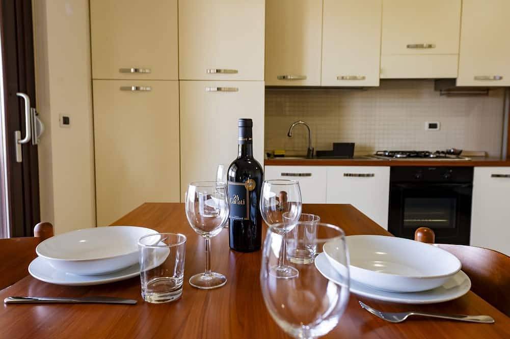 Entire apartment, Guesthost - Bright Apartment with Terrace in Montesilvano Marina, Montesilvano
