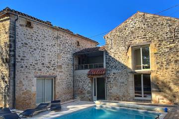 Gîte pour 6 personnes, avec jardin à Albas