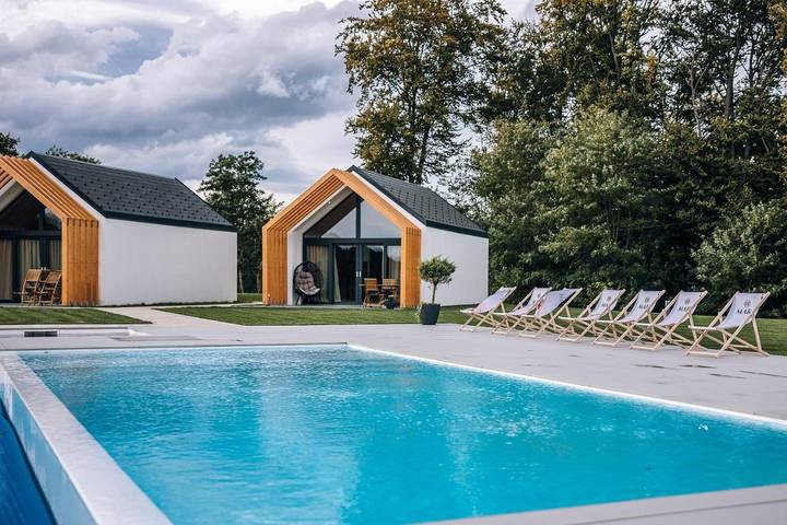Location de vacances pour 4 personnes, avec jardin ainsi que vue et piscine à Maribor