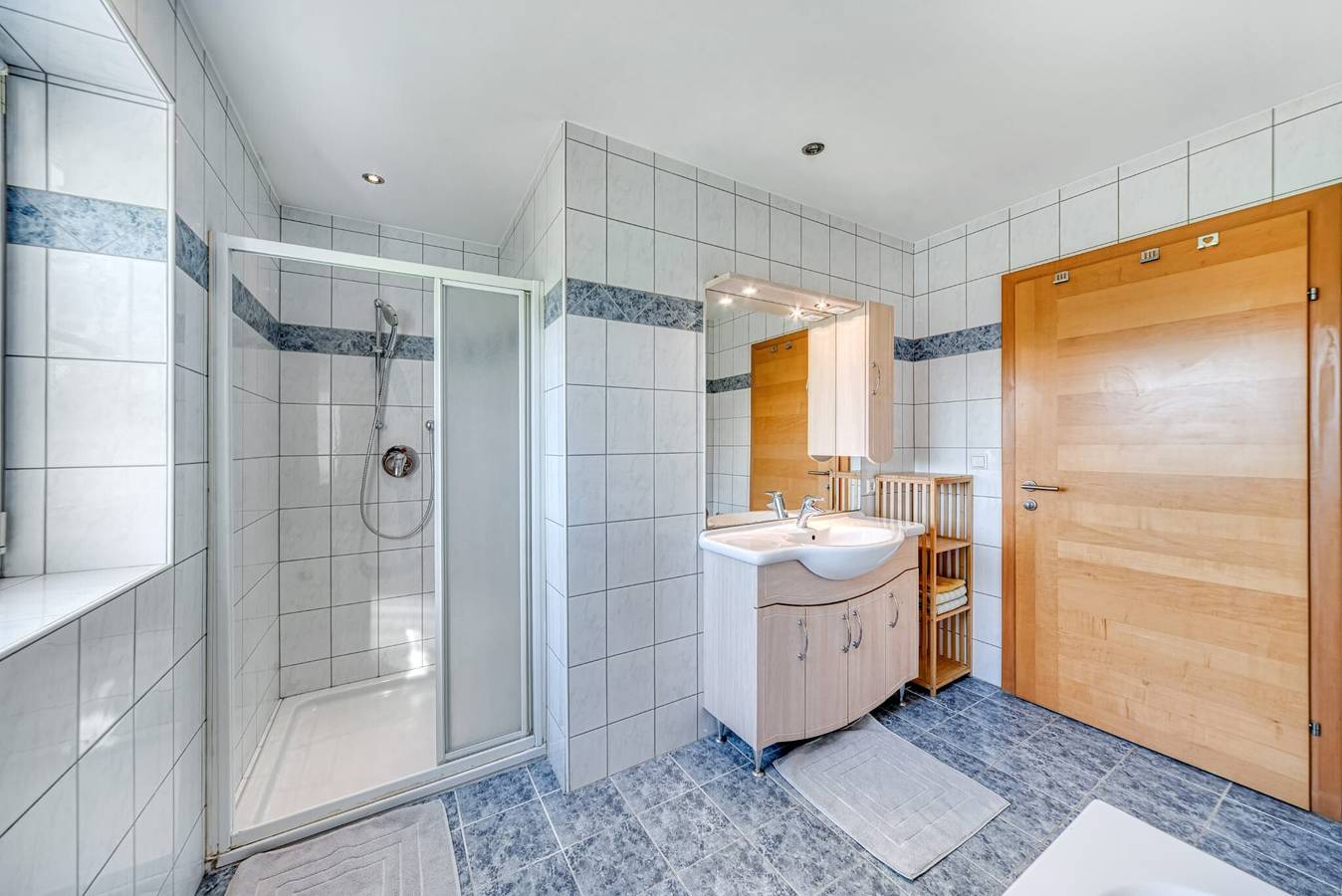 Entire apartment, Apartment 'Reichl' with Balcony and Wi-Fi in Bezirk Salzburg-Umgebung