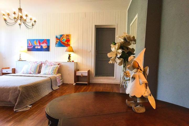 Location de vacances pour 8 personnes, avec terrasse et jardin à Montdurausse - 4