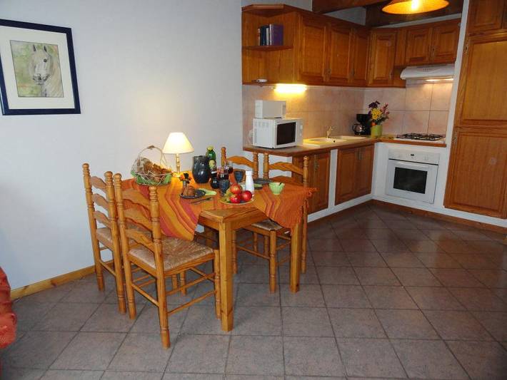 Gîte pour 4 personnes, avec vue sur le lac et jardin ainsi que piscine et terrasse à Le Puech - 3