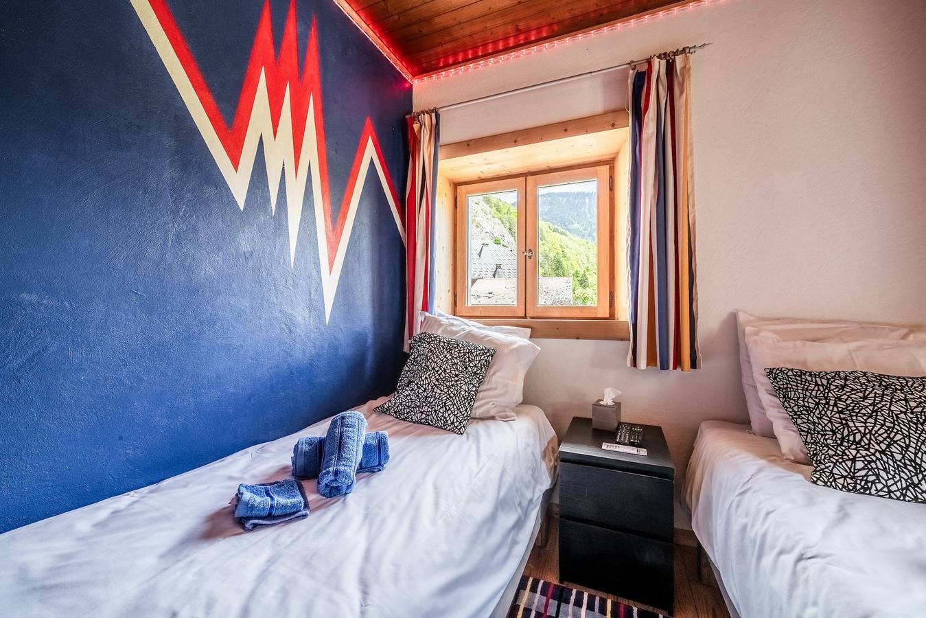 Zimmer 'Elisthur Chambre N°1' mit Bergblick, Gemeinschaftsterrasse und Wi-Fi in Saint-Jean-d'Aulps, Les Portes du Soleil