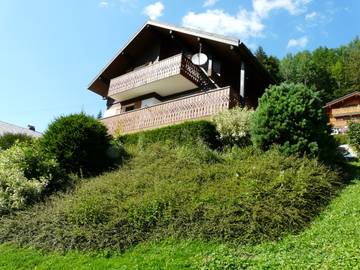 Chalet pour 5 personnes, avec balcon et jardin à Chatel