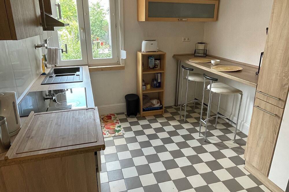 Ganze Wohnung, Comfortable 2-bedroom apartment with Wifi in Lovely Plieningen! in Stuttgart, Stuttgart Region