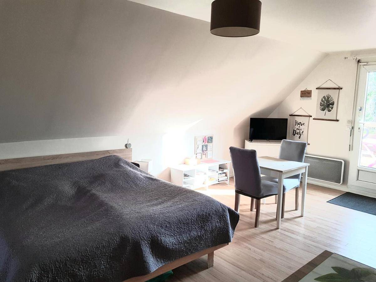 Appartement entier, Apartment with Terrace in Coye-la-Forêt, Oise