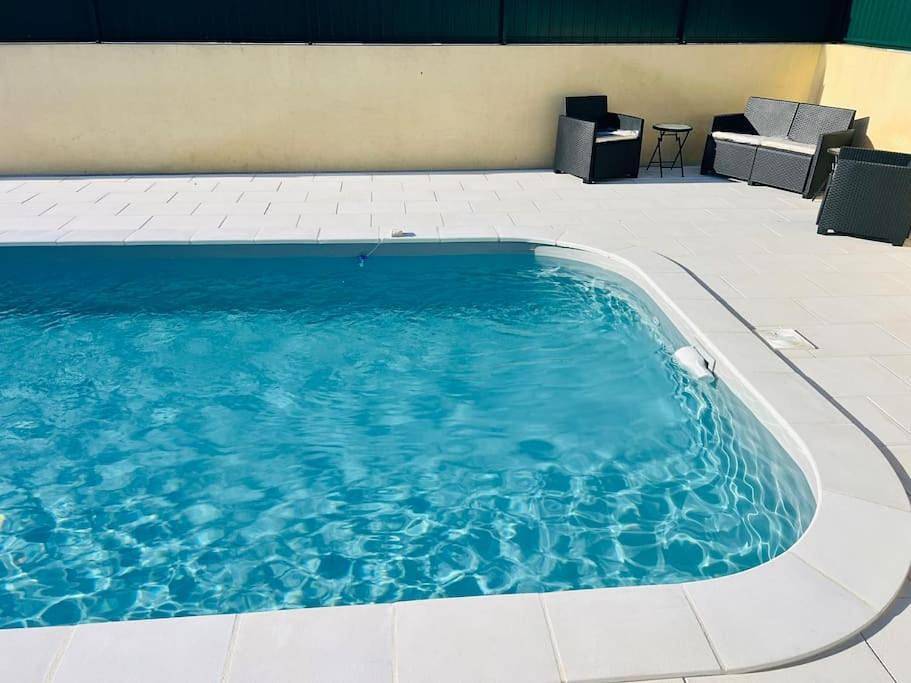 Four-Bedroom House in Atouguia da Baleia, Leiria distrito