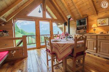 Gîte pour 4 personnes, avec sauna ainsi que balcon et jardin à Corbel