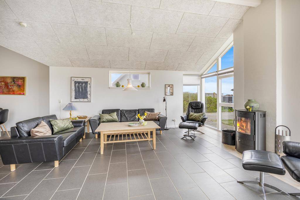 Strandnahes Ferienhaus mit Sauna und Whirlpool in Thorsminde, Nissum Fjord