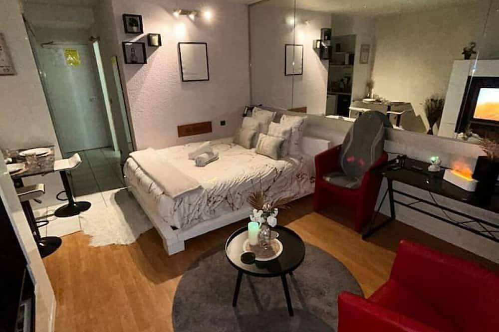 Entire apartment, Les Temps Heureux + Parking - Your Elegant Haven of Peace near Nantes in Carquefou, Nantes region