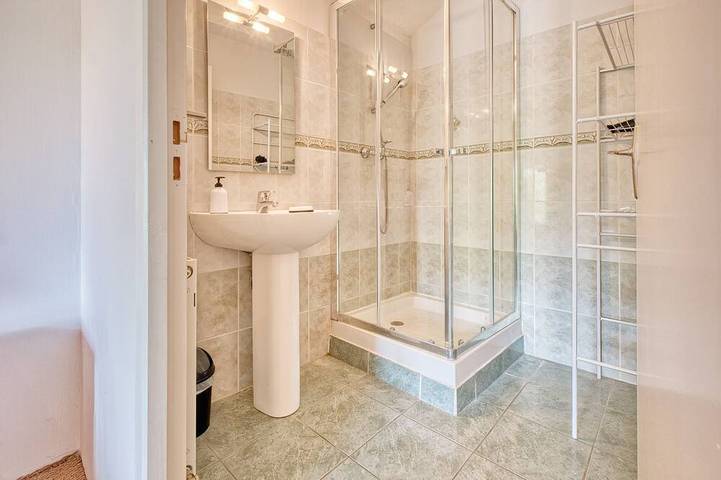 Gîte pour 15 personnes, avec piscine ainsi que jacuzzi et jardin à Montrem - 2