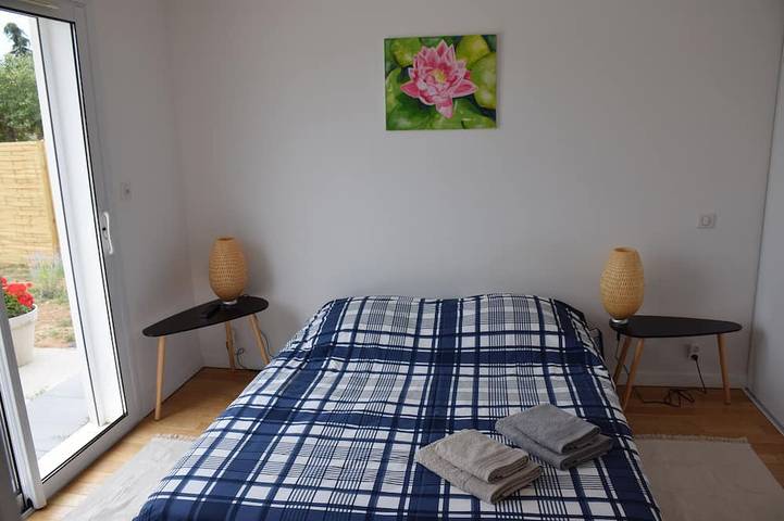 Location de vacances pour 13 personnes, avec sauna et jardin ainsi que terrasse et jacuzzi à Bourbon-Lancy - 4