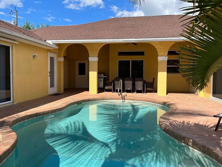Holiday rental for 10 people, with garden in Cape Coral