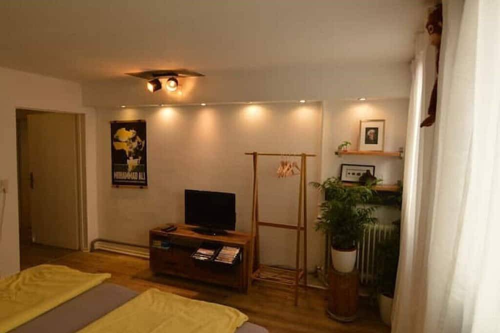 Entire apartment, Gemütlich Zentrale Souterraint Wohnung 65qm in Nuremberg, Franconia