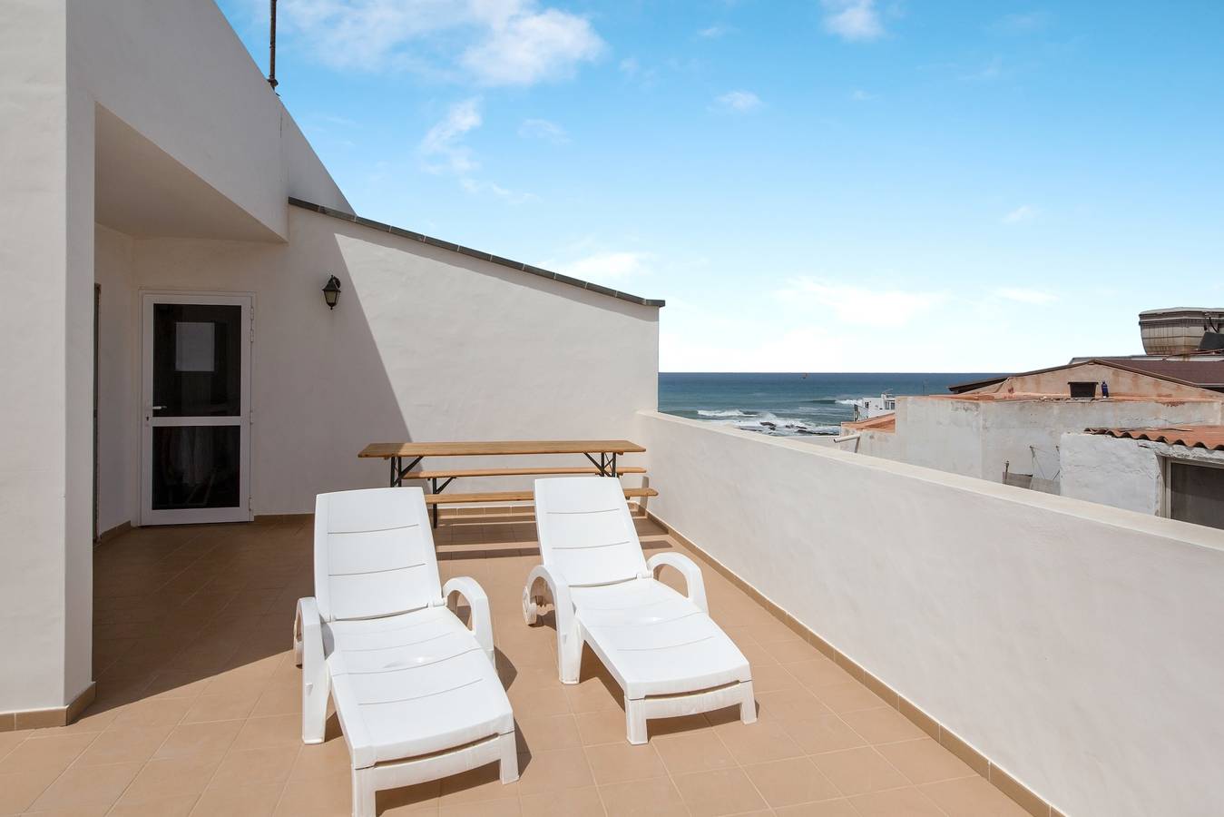 Hel lägenhet, Central Apartment "Miguel Benitez" On the Beach with Terrace, Ocean View & Wi-Fi in El Cotillo, La Oliva