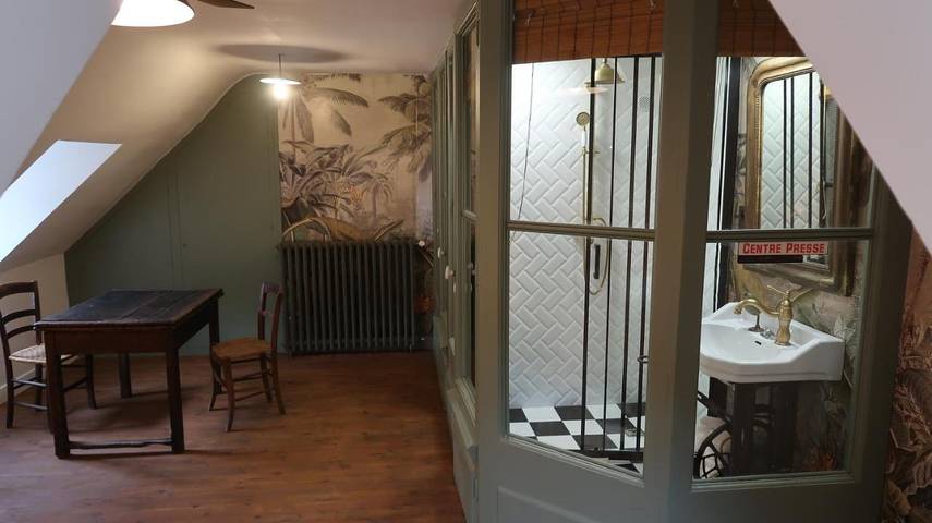 Chambre d’hôte pour 2 personnes, avec vue et terrasse à Salles-la-Source