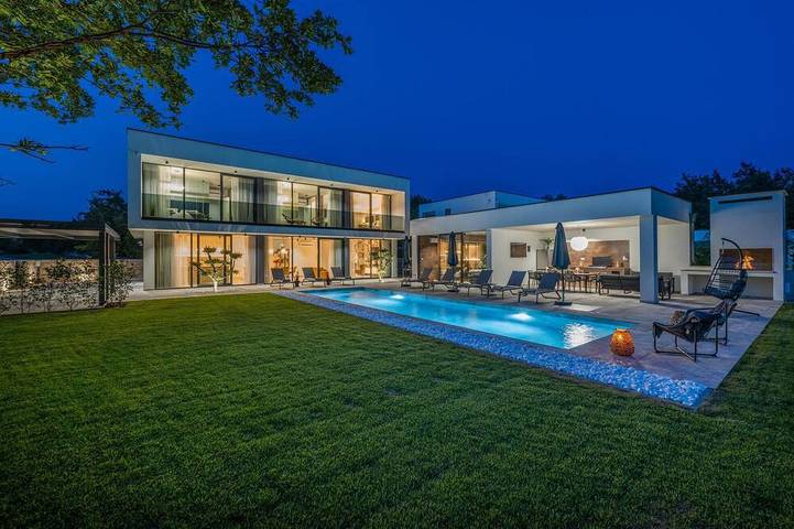 Ferienhaus für 8 Personen, mit Garten und Sauna