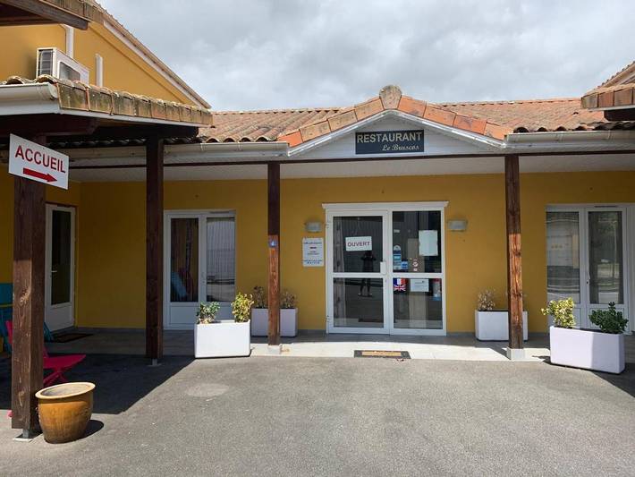 Hôtel pour 2 personnes, avec Balcon ainsi que Terrasse et Vue à Sauvagnon - 4