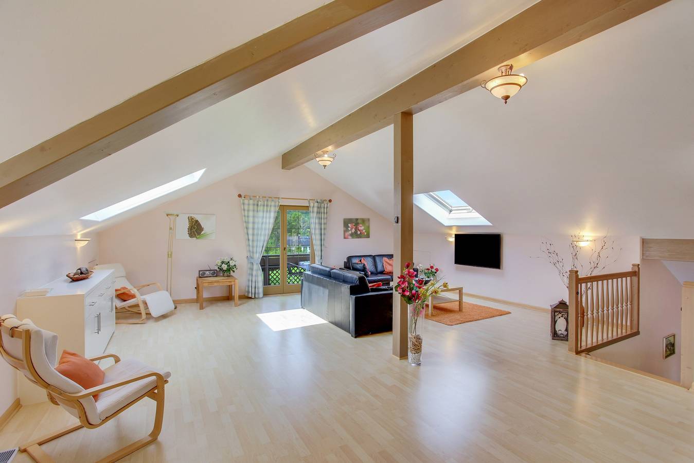 Ganze Wohnung, Ferienwohnung "Gelting" mit Bergblick, West- und Südbalkon und Wlan in Geretsried, Starnberger See