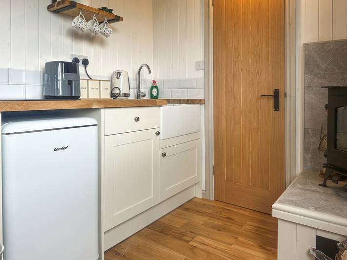 Spring Meadow Shepherds Hut in Lake District