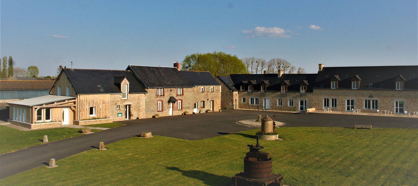 Charmante chambre d'hôtes avec parking et vue sur le jardin, à 2,5 km de Beauvoir in Ardevon, Pontorson