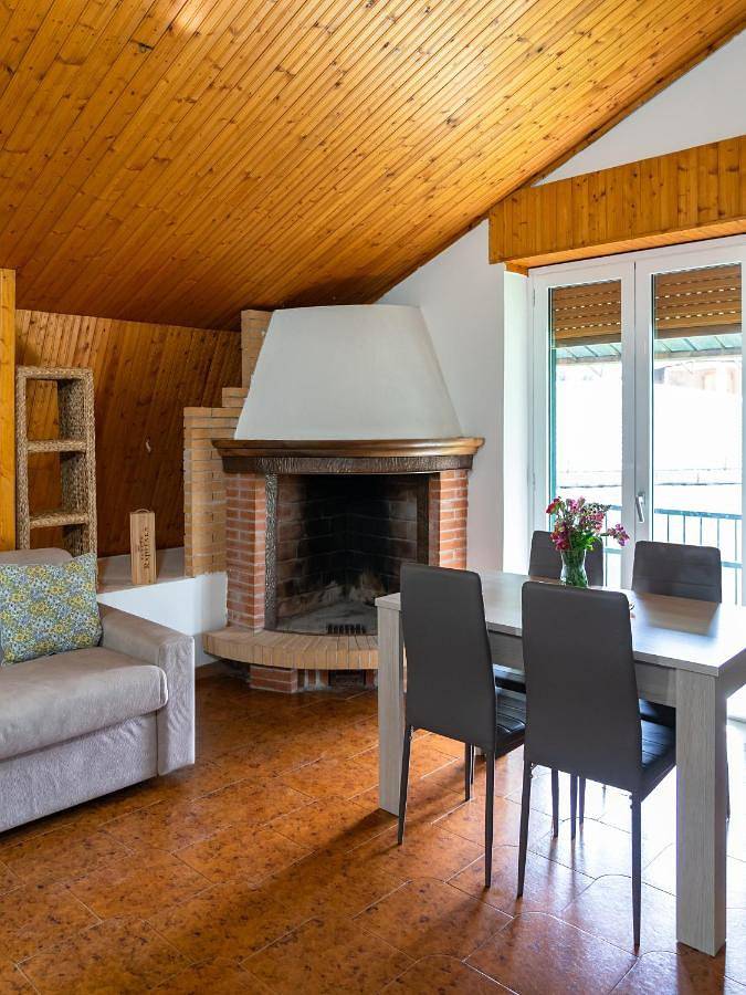 Gîte pour 4 personnes, avec sauna ainsi que jardin et jacuzzi, adapté aux familles à San Giovanni in Fiore - 2