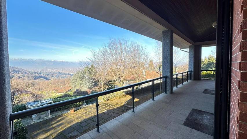 Villa für 6 Personen, mit Balkon und Terrasse sowie Garten und Ausblick