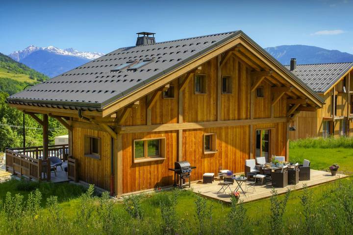 Gîte pour 10 personnes, avec Balcon et Terrasse ainsi que Jardin et Sauna dans Doucy-Combelouvière - 2