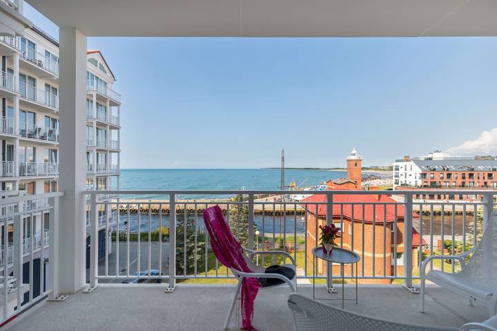 Ganze Wohnung, Stylish Apartment with Sea View | Balcony and Parking in Darłówko, Darłowo