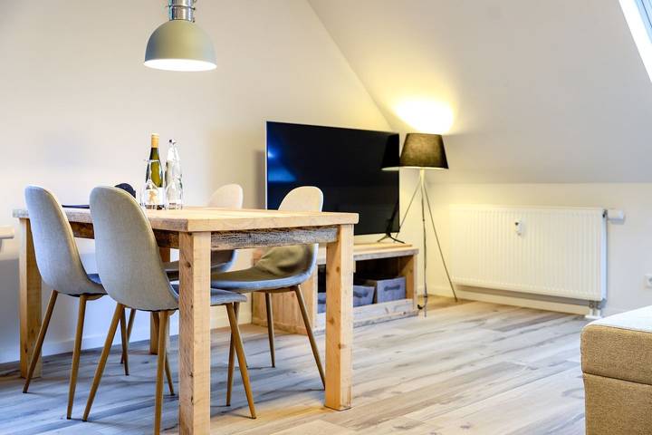 Ferienwohnung für 4 Personen, mit Ausblick und Garten in Neuastenberg