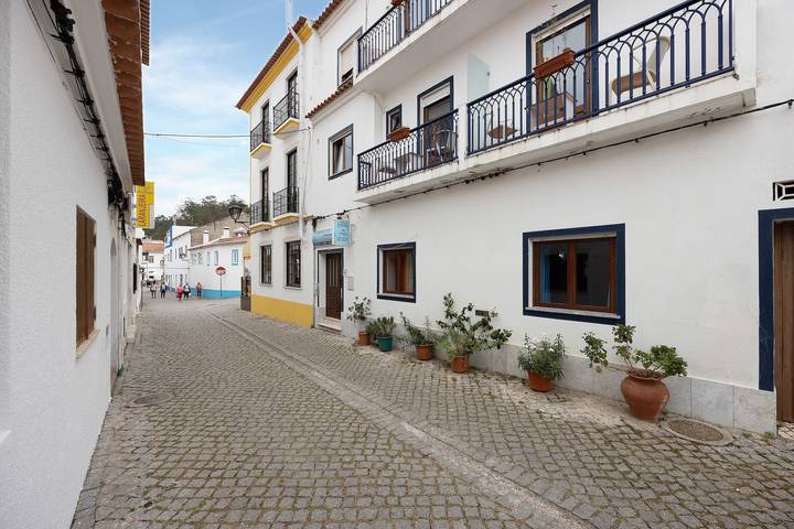 Entire apartment, Apartment 'T2 Malveiro' with Private Terrace and Wi-Fi in Odeceixe, Costa Alentejana