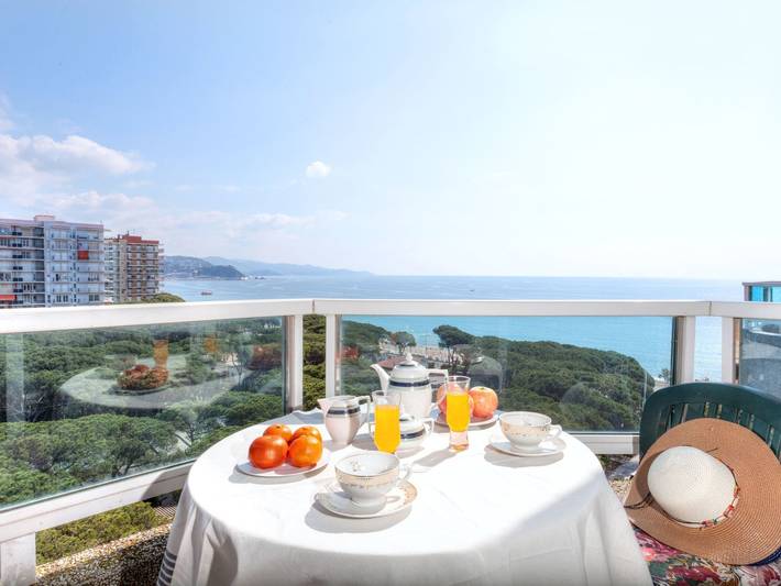 Ferienwohnung für 4 Personen, mit Garten und Terrasse sowie Kinderpool und Ausblick - 1