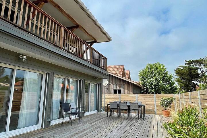 Holiday home for 8 people, with balcony and hot tub as well as garden, with pets - 1