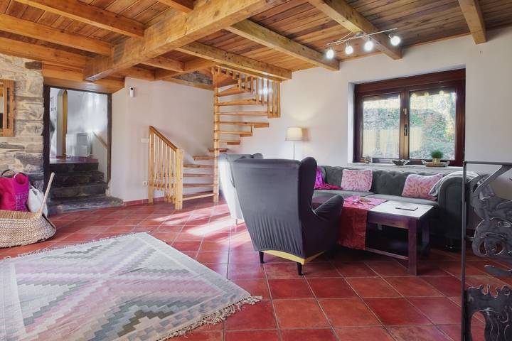 Casa Rural Ucedo: Tranquilidad y Naturaleza con Vistas a la Montaña in Villagatón, Cordillera Cantábrica