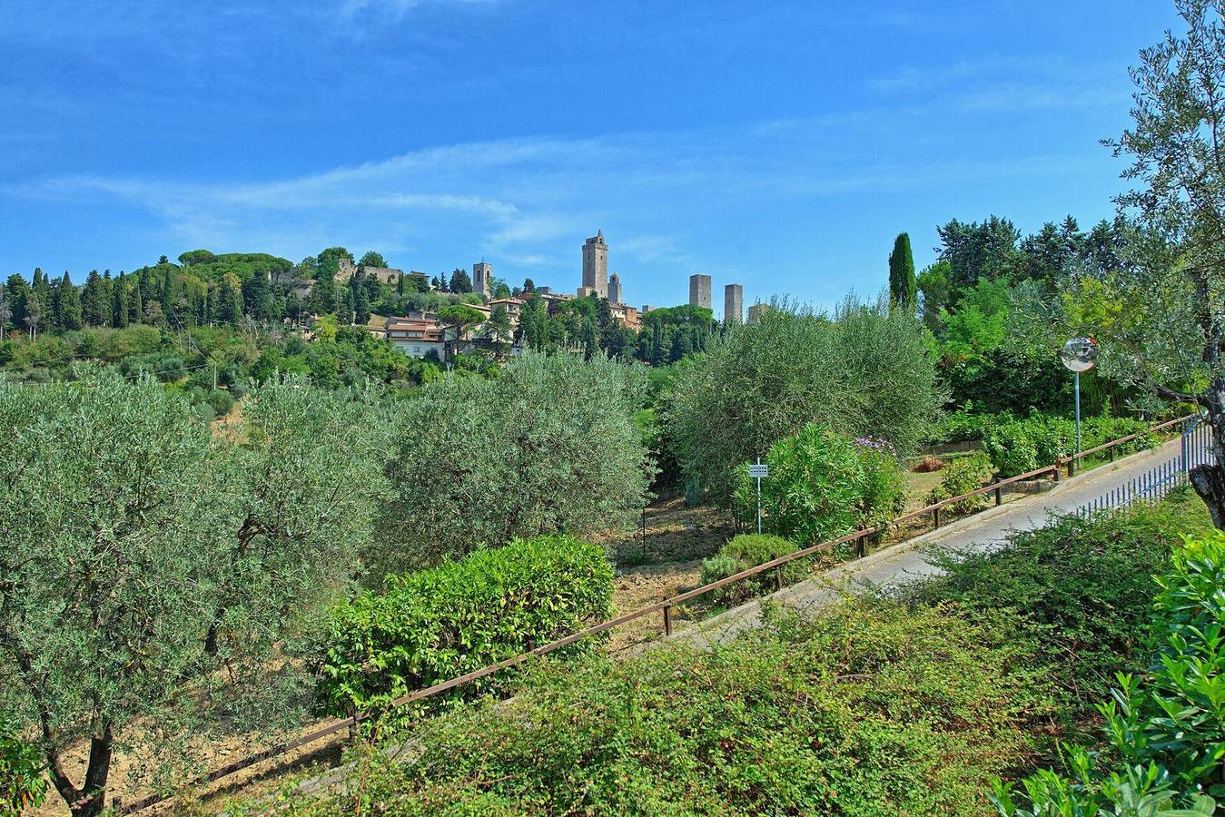 Entire holiday apartment, Poggiluglio - Ovile in San Gimignano, Siena Province