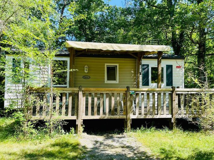 Mobil home pour 3 personnes, avec piscine et terrasse à Camon - 2